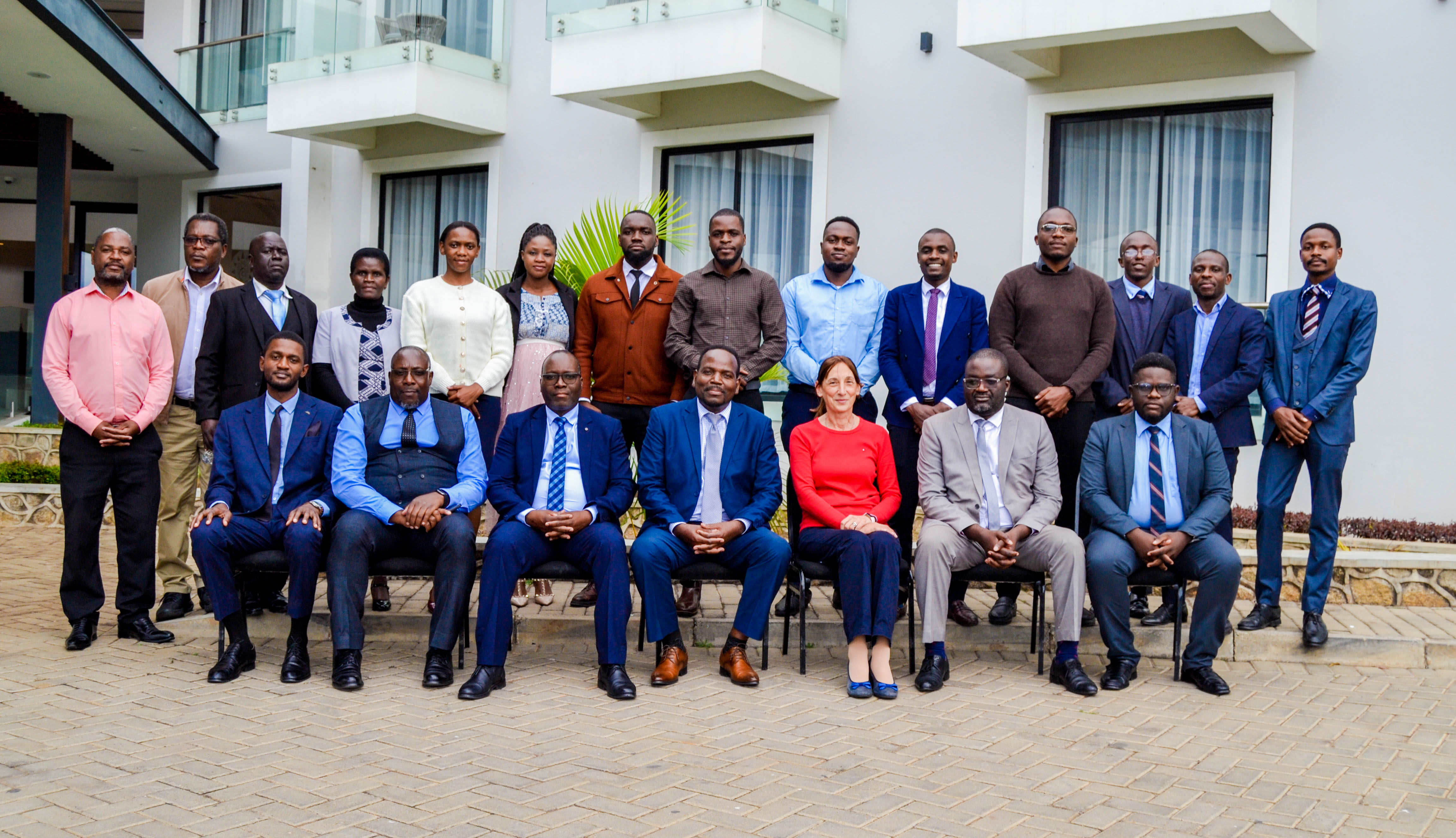 Group photo with consultants